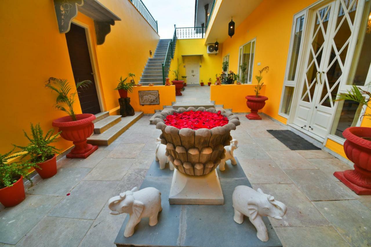 Premkunj Hotel Udaipur Bagian luar foto