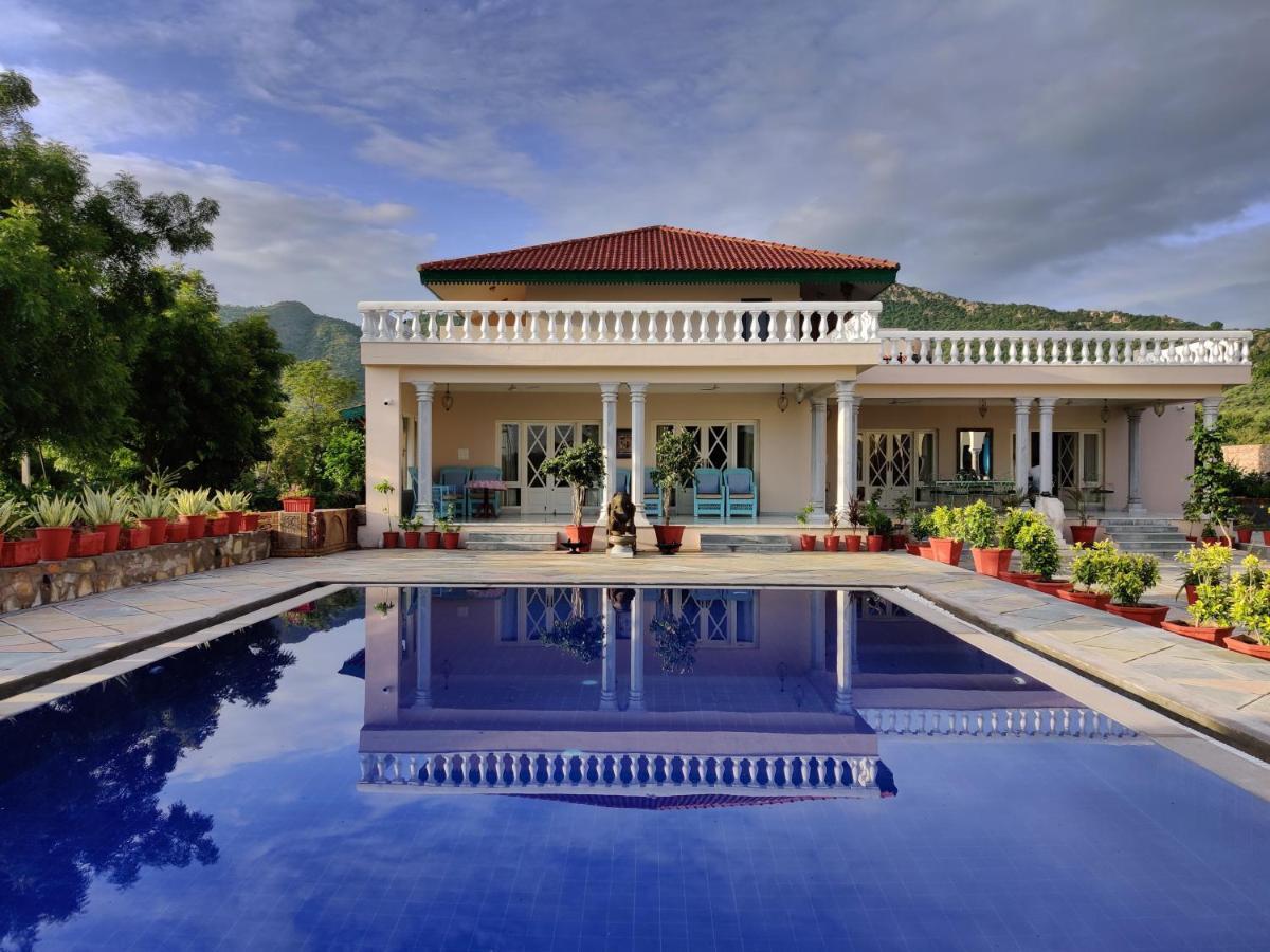 Premkunj Hotel Udaipur Bagian luar foto